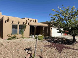7501 Snow Blossom Rd, Santa Fe, NM 87507