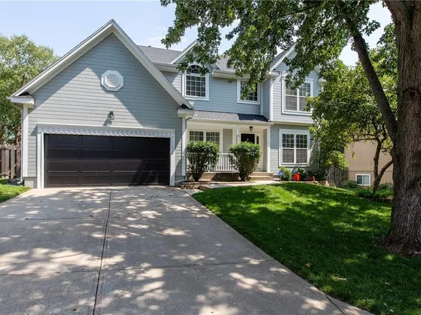 4809 Brownridge Dr, Shawnee, KS 66218