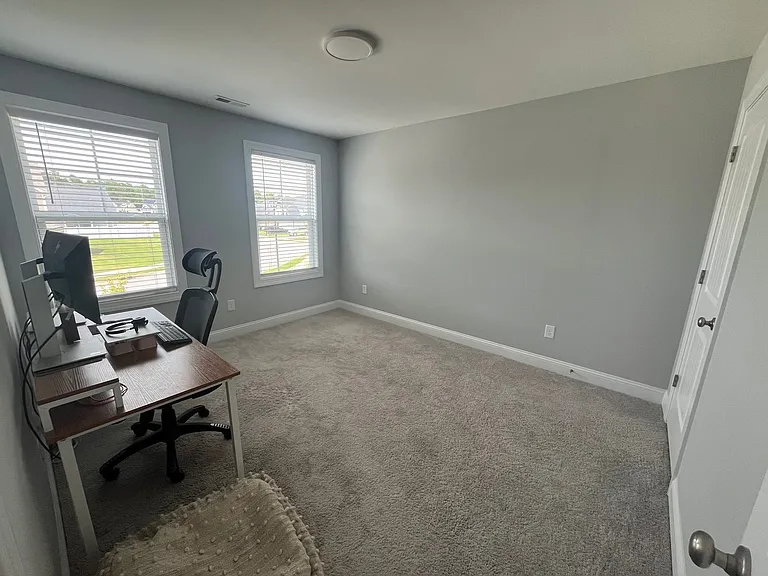 152 Hanover Ct — Photo 20
