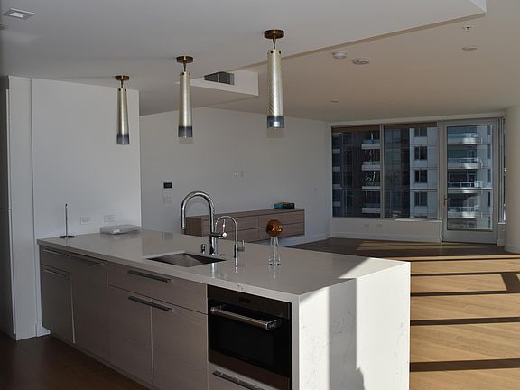5th image of 888 W E St #20401