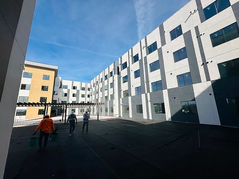 Building Photo 5