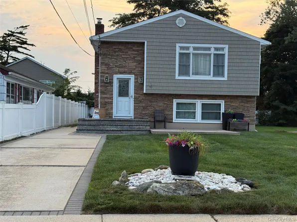 30 Stone Boulevard, Massapequa, NY 11758