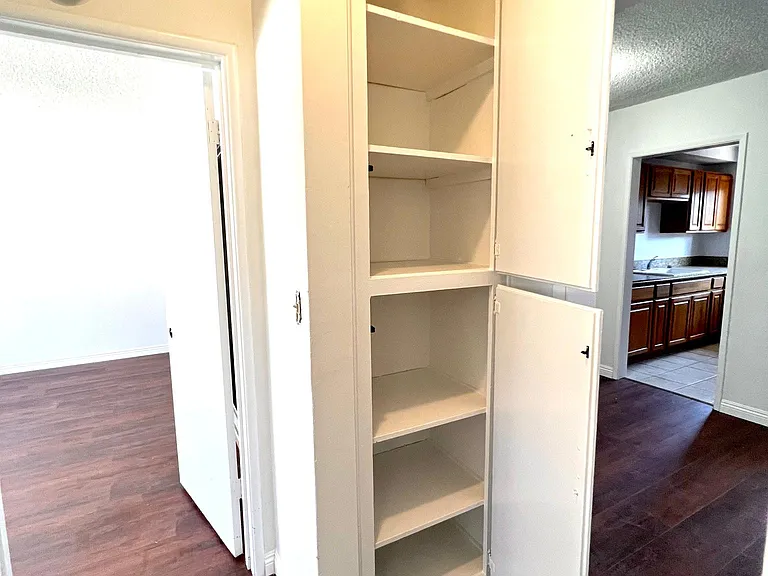 16112 Van Ness Ave #6 — Photo 9