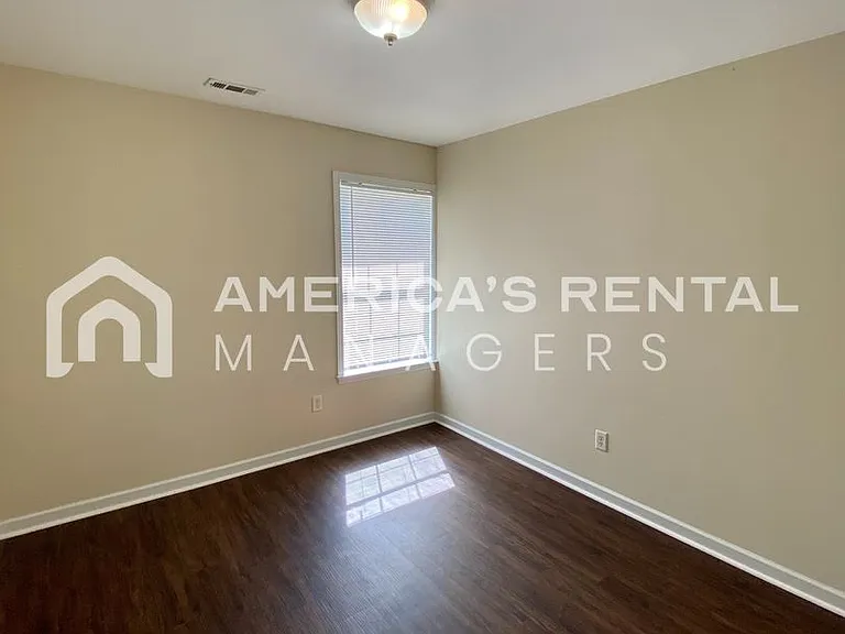 253 Bentmoor Ln — Photo 22