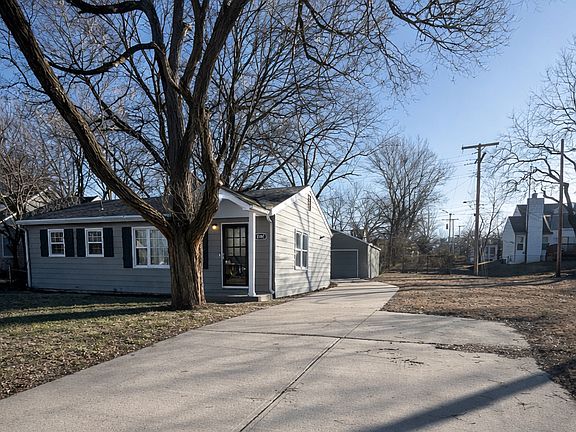 2nd image of 8547 Grandview Ln