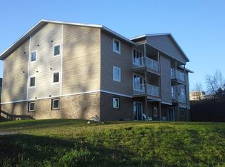 900 E Lakeshore Dr #9, Houghton, MI 49931