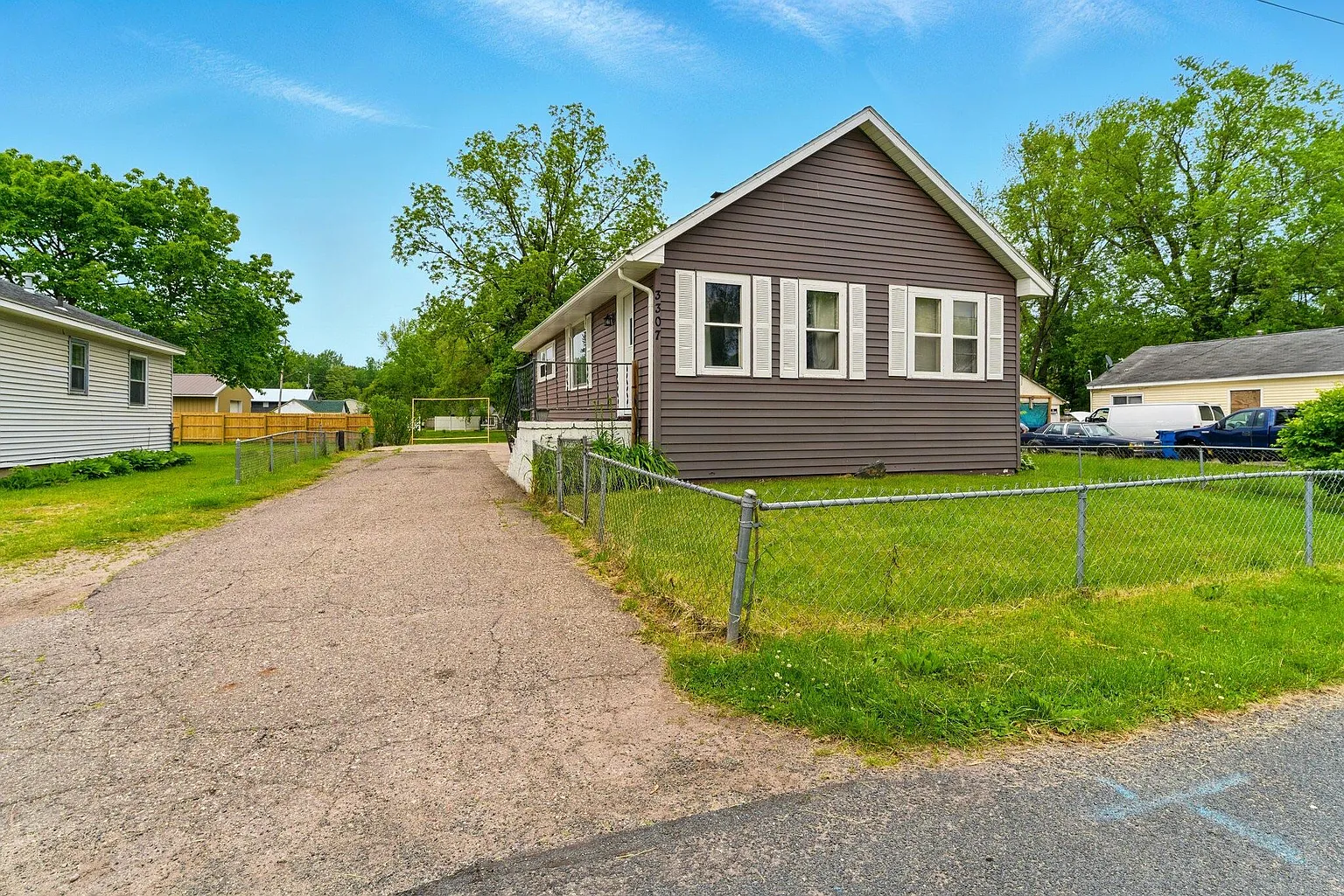 3307 Brookfield Ave photo 1