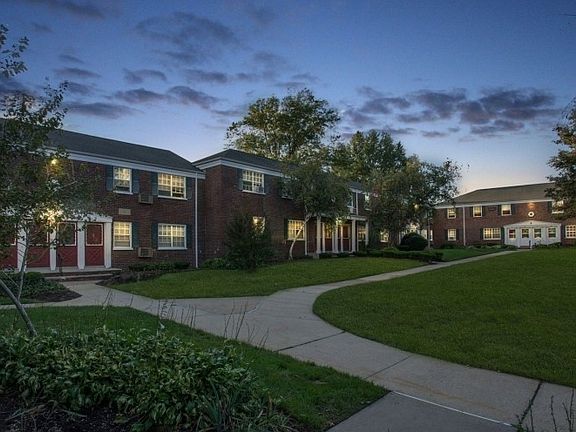 4th image of 33B W Roselle Ave #33B