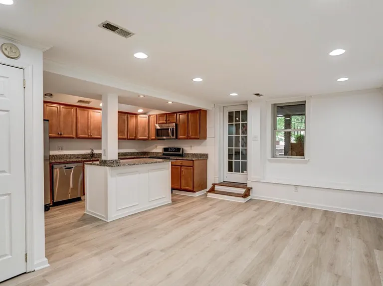 1631 Harvard St NW #B — Photo 1