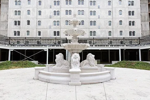 Grand Castle Apartments Photo 1
