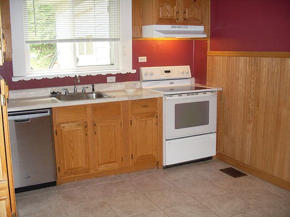 4th image of 705 S Perry St