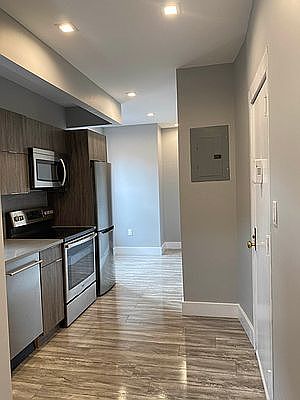 3rd image of 411 E 118th St APT 29