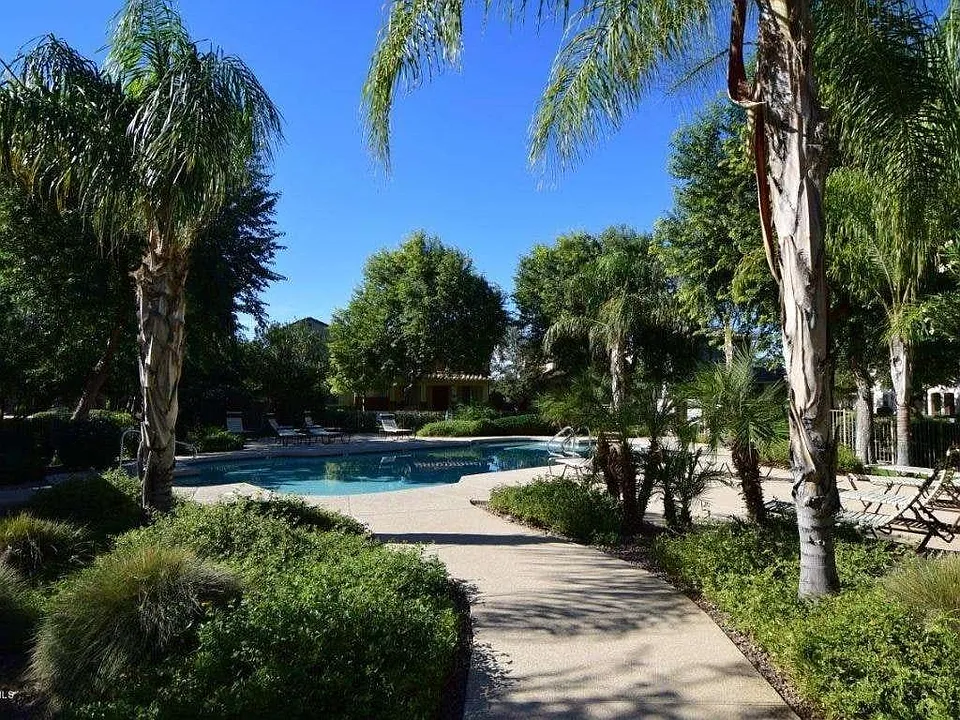 10021 E Impala Ave