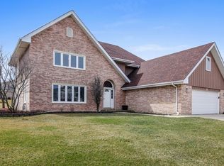 2 Mayfair Ct, Lemont, IL 60439