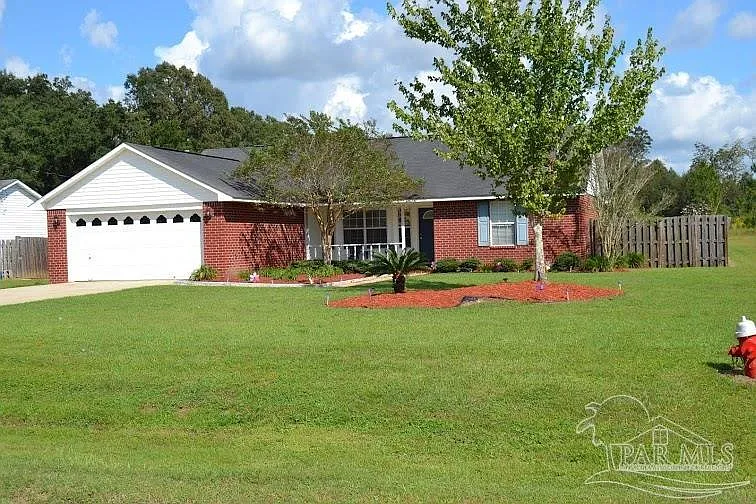 3 bed, 2.0 bath, 1780 sqft, $2,000 — Photo 2