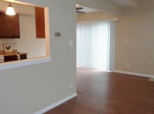 232 Butternut Ln #232, Streamwood, IL 60107