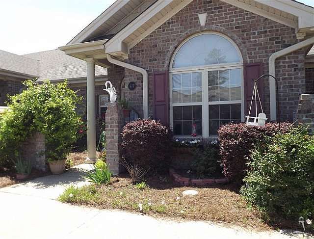 1st image of 627 Elfin Ct
