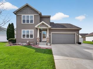 811 Cheshire Castle Way, Verona, WI 53593
