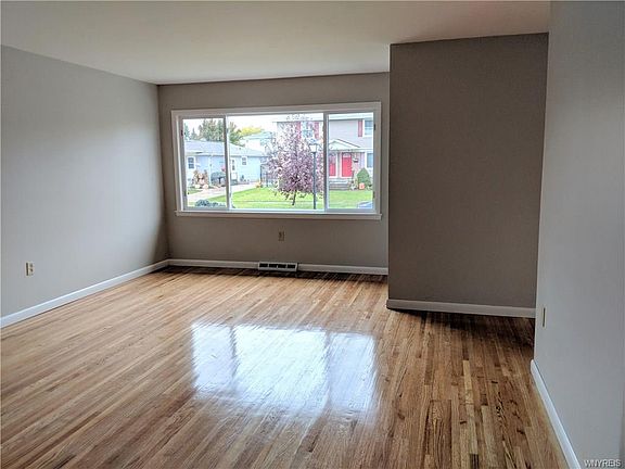 4th image of 91 N Seine Dr