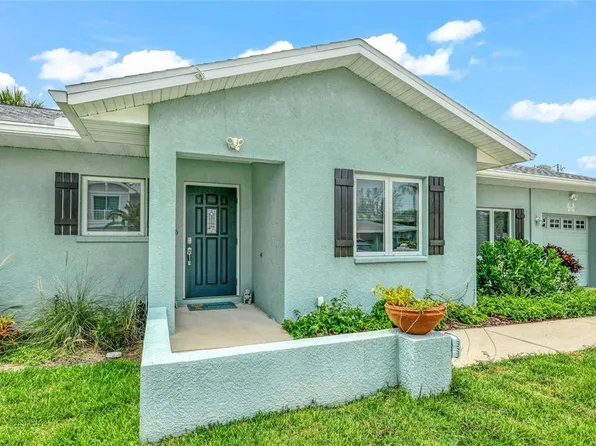 212 83rd St, Holmes Beach, FL 34217