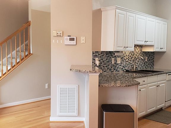 4th image of 9522 Cottesmore Ln