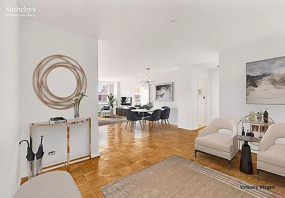 5th image of 360 W 22nd St