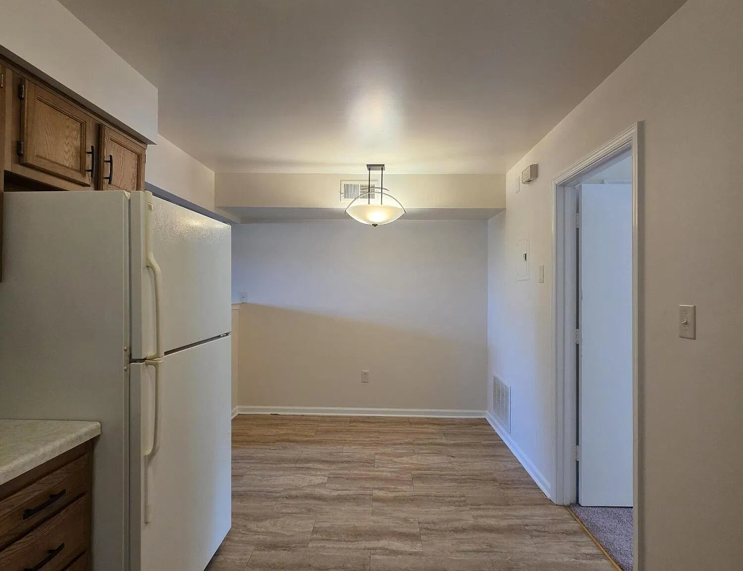 1 bed, 1.0 bath, 672 sqft, $1,050 — Photo 4