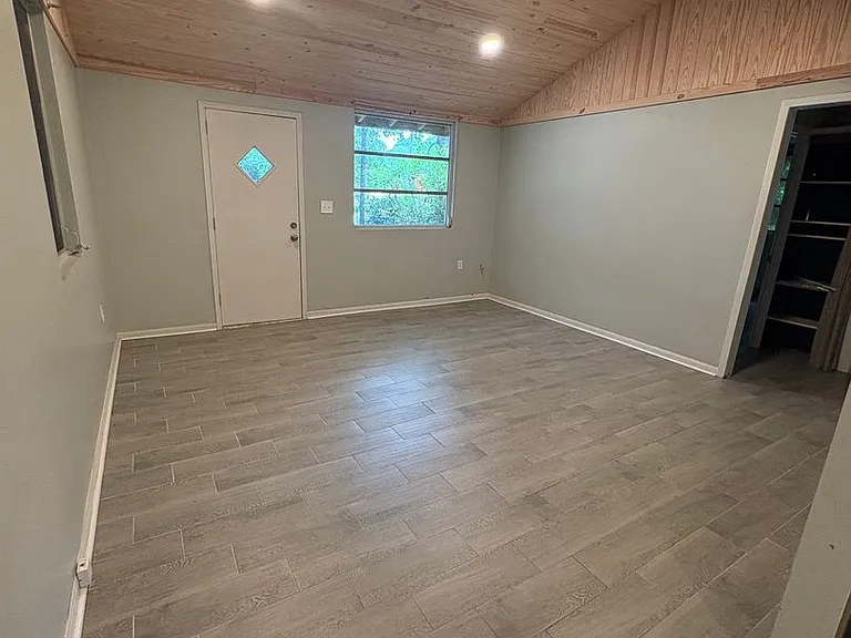 2538 Cleveland Rd — Photo 7
