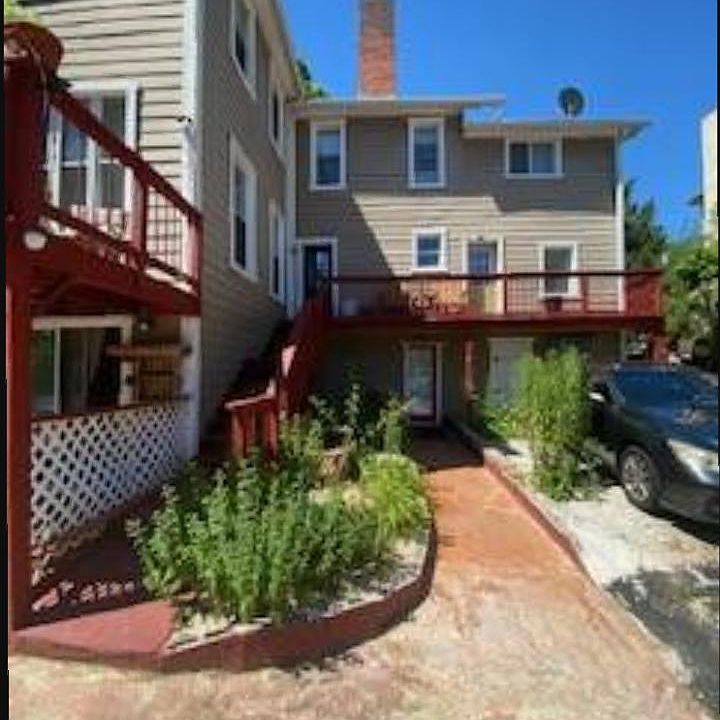 2nd image of 2923 S Dakota Ave NE #D