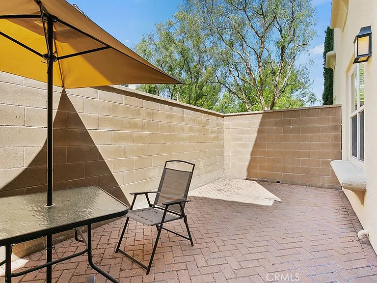 101 Thornhurst — Photo 20