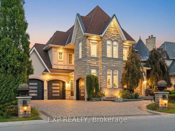 22 Longthorpe Ct, Aurora, ON L4G 0K4