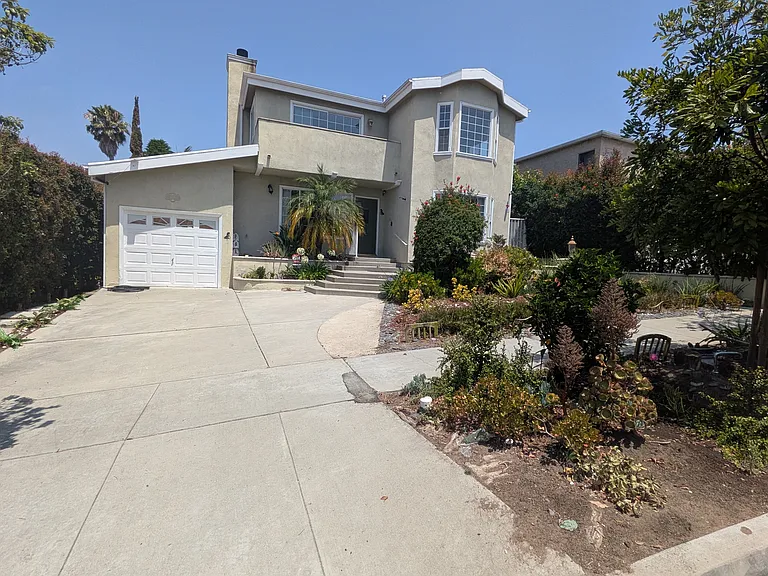 823 Maple St #1 — Photo 1