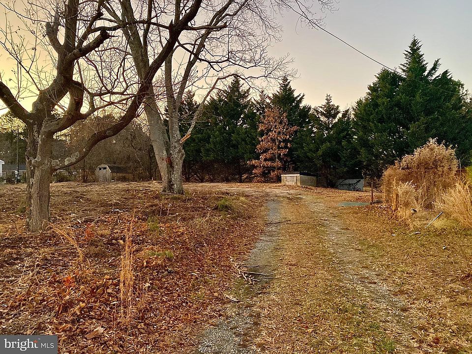 2nd image of 32498 Roxana Rd