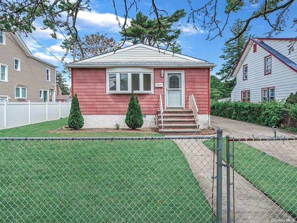 1st image of 133 Lillian Avenue