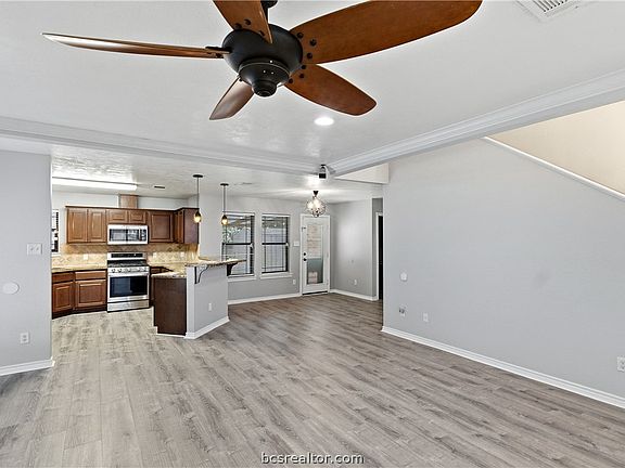 5th image of 1112 Hopewell Ct