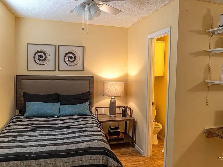 Studio bedroom