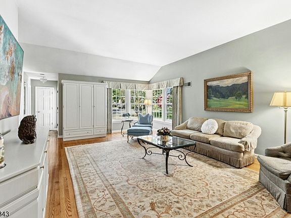 5th image of 791 Knollwood Ter