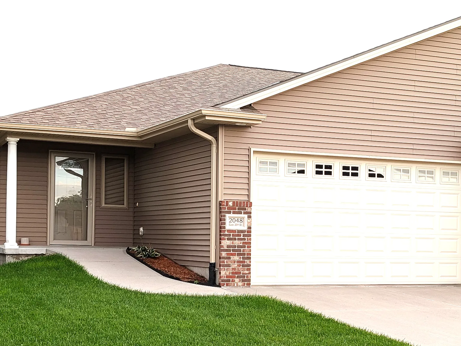 3 bed, 1150 sqft, $1,500 — Photo 1