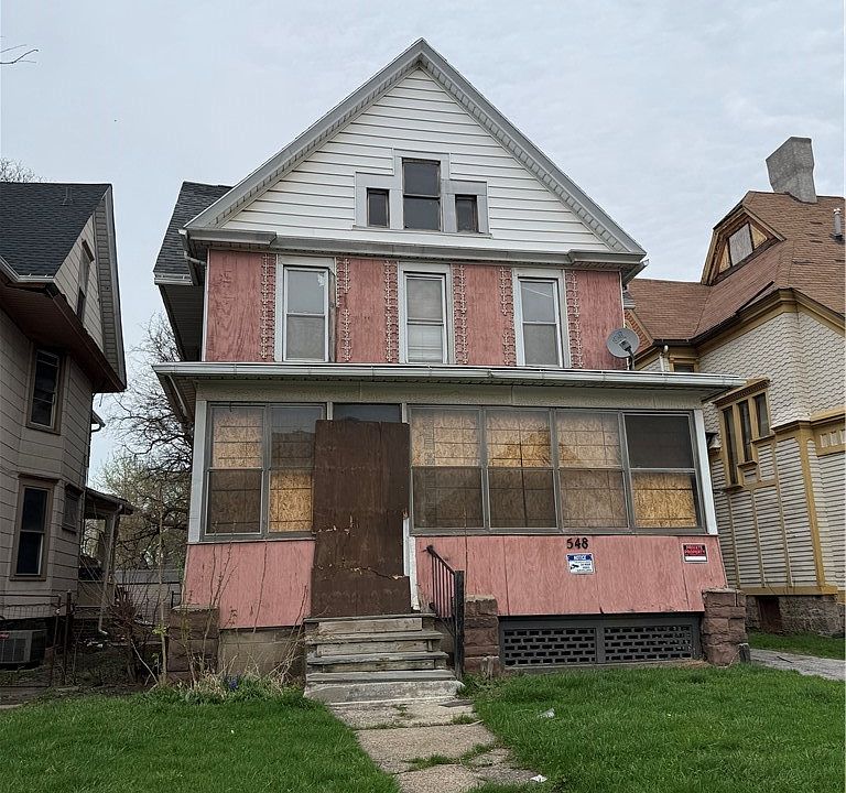 1st image of 548 Lyell Ave