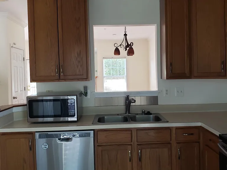 7117 Ladd Cir — Photo 24
