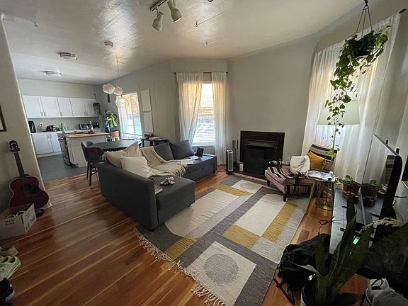 3rd image of 1300 N Josephine St #3