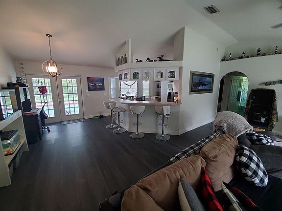 3rd image of 17424 Clover Ave