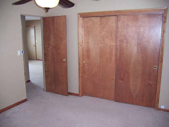 5th image of 19460 N Hills Dr