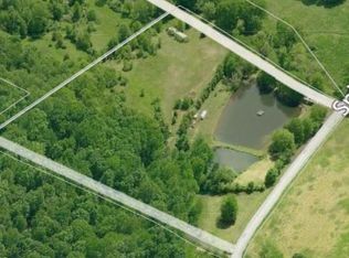 2448 Spinnerstown Rd, Quakertown, PA 18951