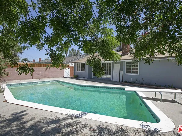 19027 Wyandotte St, Reseda, CA 91335