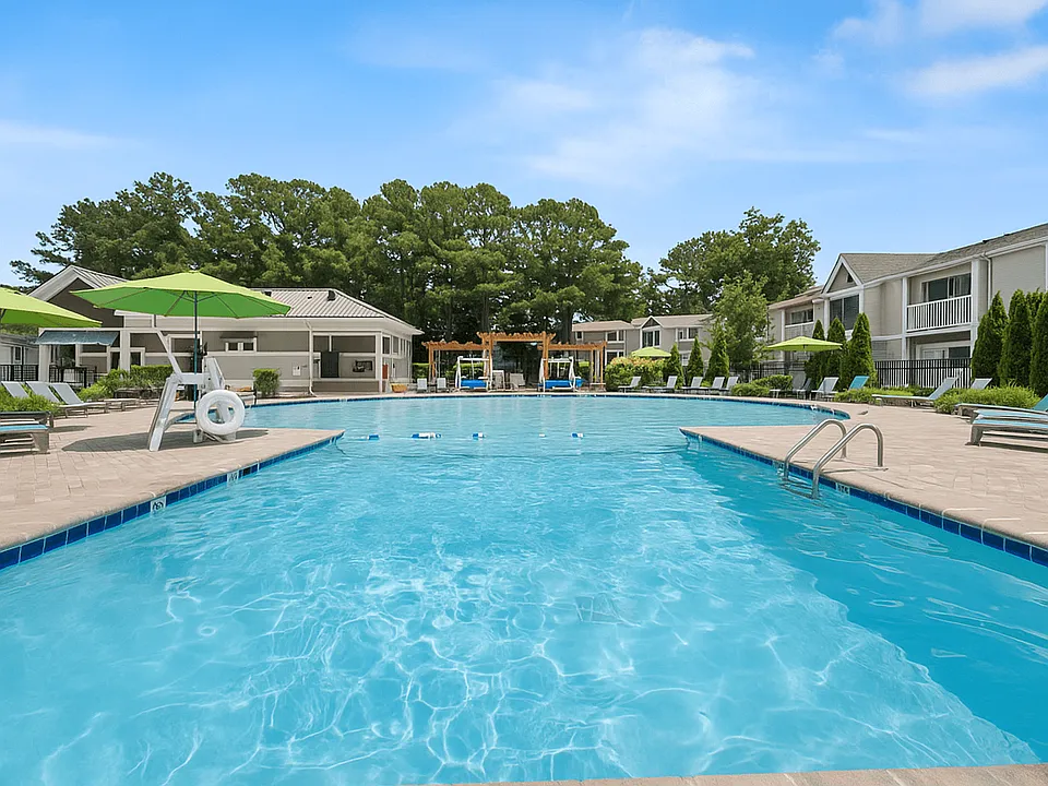 Linkhorn Bay Apartments