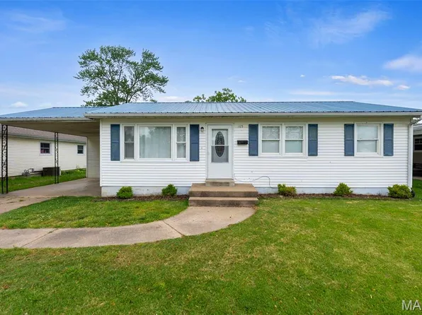 105 W Clarman Dr, Chaffee, MO 63740