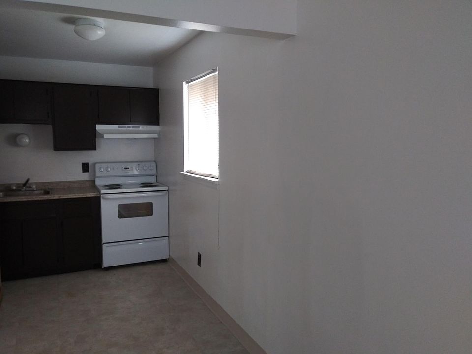 2nd image of 11178 E 7 Mile Rd APT 1