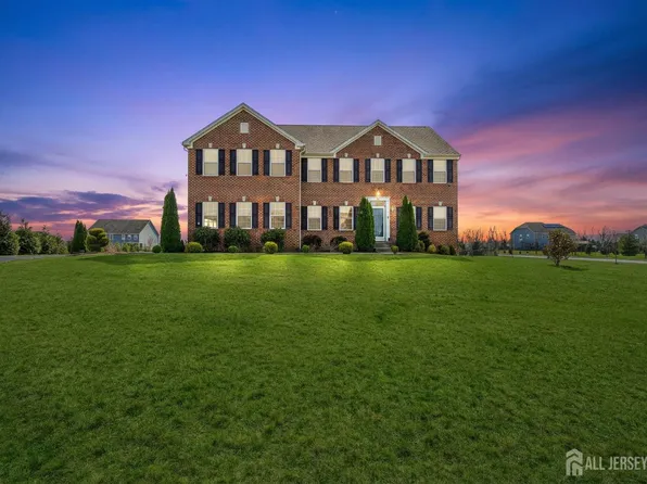 40 Gina Dr, Allentown, NJ 08501