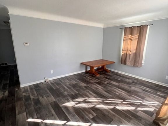5th image of 423 E 274th St